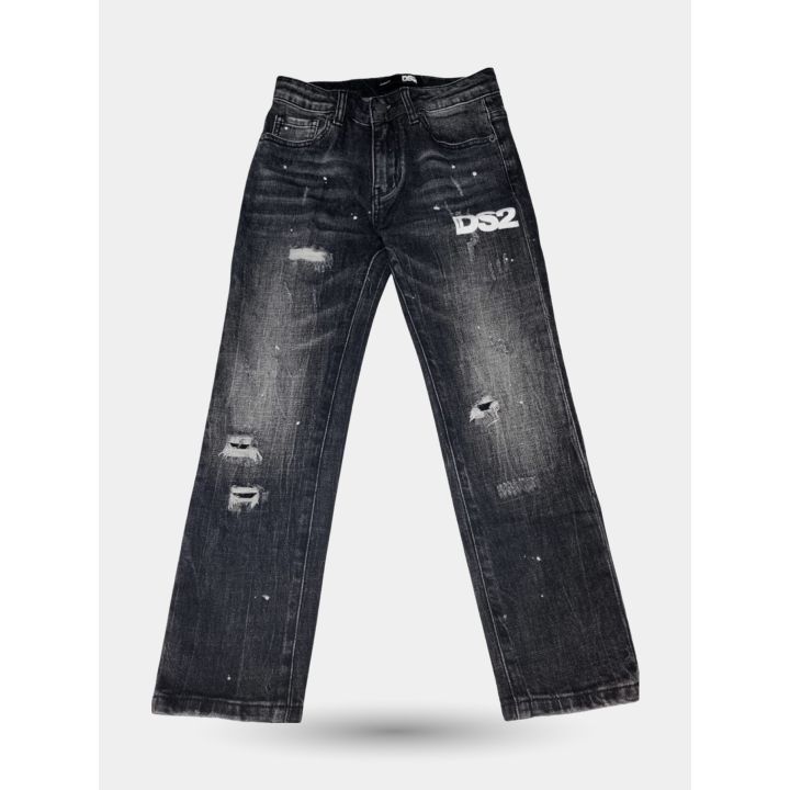 Jeans DS2 neri strappati vista frontale con logo bianco sulla coscia