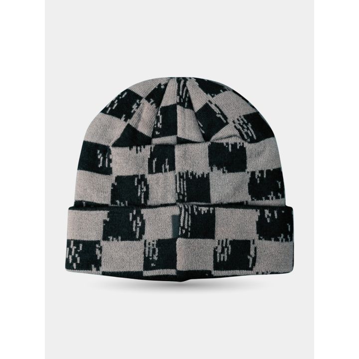 Retro del cappello invernale a scacchi grigi e neri