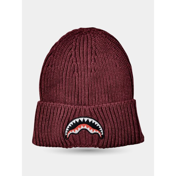 Cappello Sprayground bordeaux con risvolto vista frontale con squalo