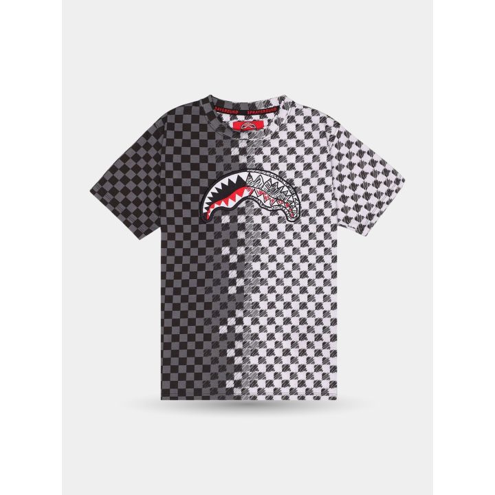 T-shirt Sprayground a scacchi grigi e bianchi vista frontale con squalo