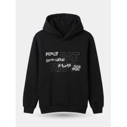 Felpa con cappuccio Patriot nera vista frontale con scritte bianche sul petto