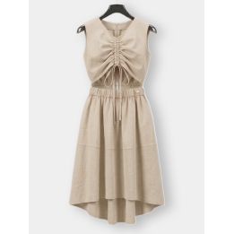 Abito FUN&FUN beige smanicato sulla gruccia con cut-out in vita