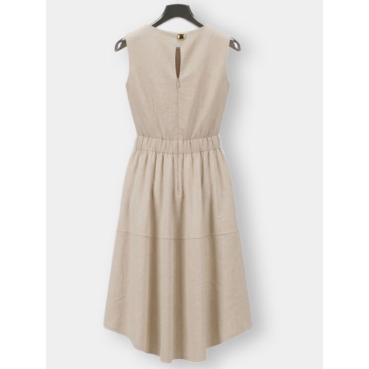 Retro dell'abito FUN&FUN beige con bottone dorato e orlo più lungo