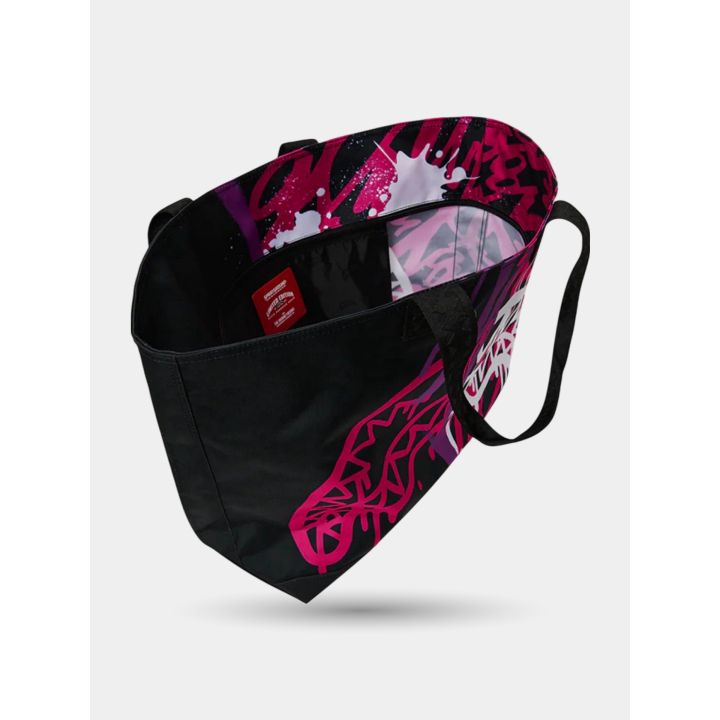 Interno nero della borsa con l'etichetta rossa Sprayground