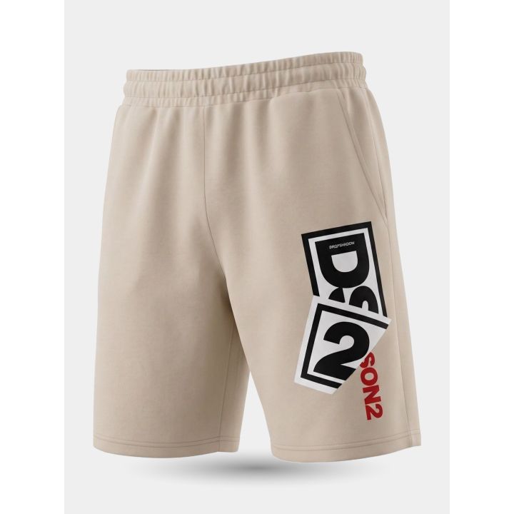 Bermuda DS2 beige vista di tre quarti con logo nero e scritta rossa