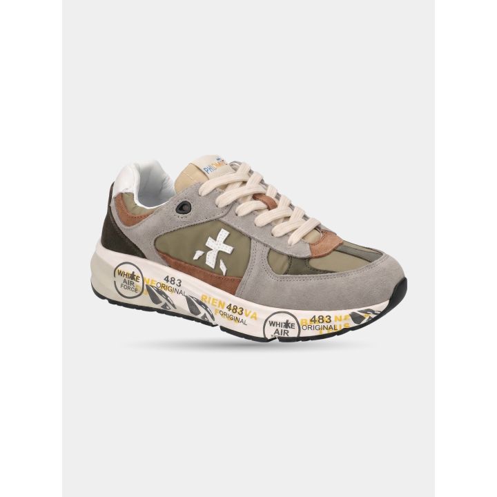 Sneakers Premiata grigie, verdi e marroni viste di tre quarti