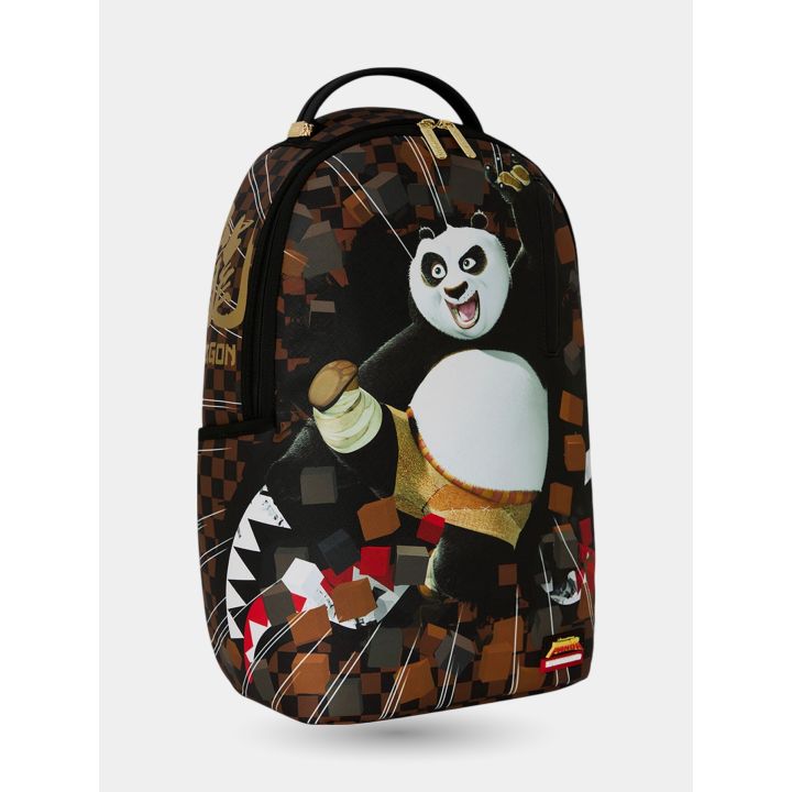 Zaino Kung Fu Panda visto di tre quarti con bocca di squalo