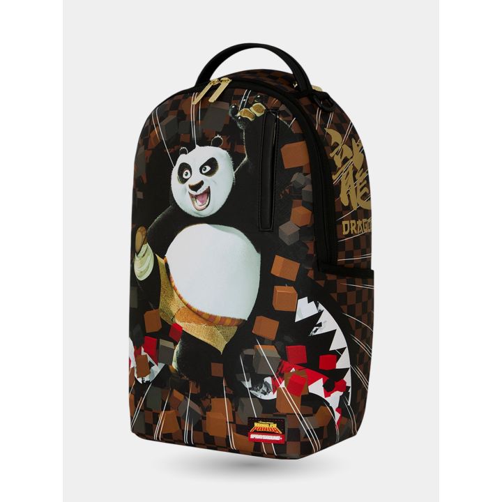 Zaino Sprayground Kung Fu Panda visto di tre quarti dall'altro lato