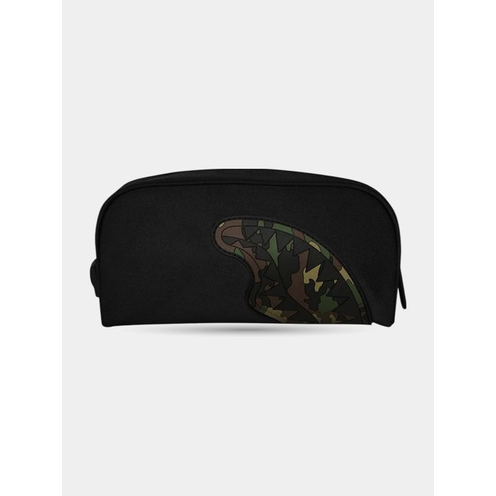 Astuccio Sprayground tutto nero vista frontale con squalo mimetico
