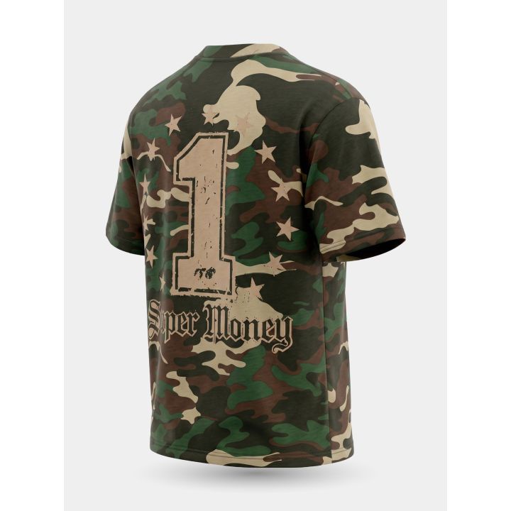 Retro di tre quarti della t-shirt mimetica con stelle e numero 1