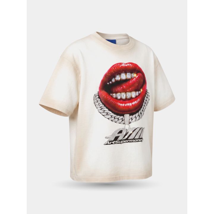 T-shirt bianca di tre quarti con catena in strass e lavaggio usurato