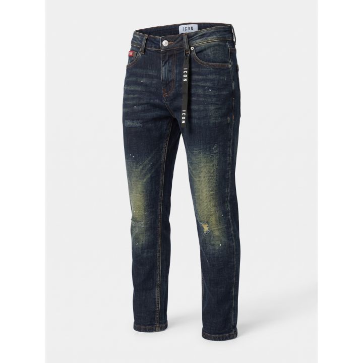 Jeans ICON blu scuro vista di tre quarti con nastro logato