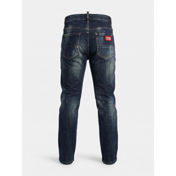 Retro dei jeans ICON blu scuro con patch rossa sulla tasca