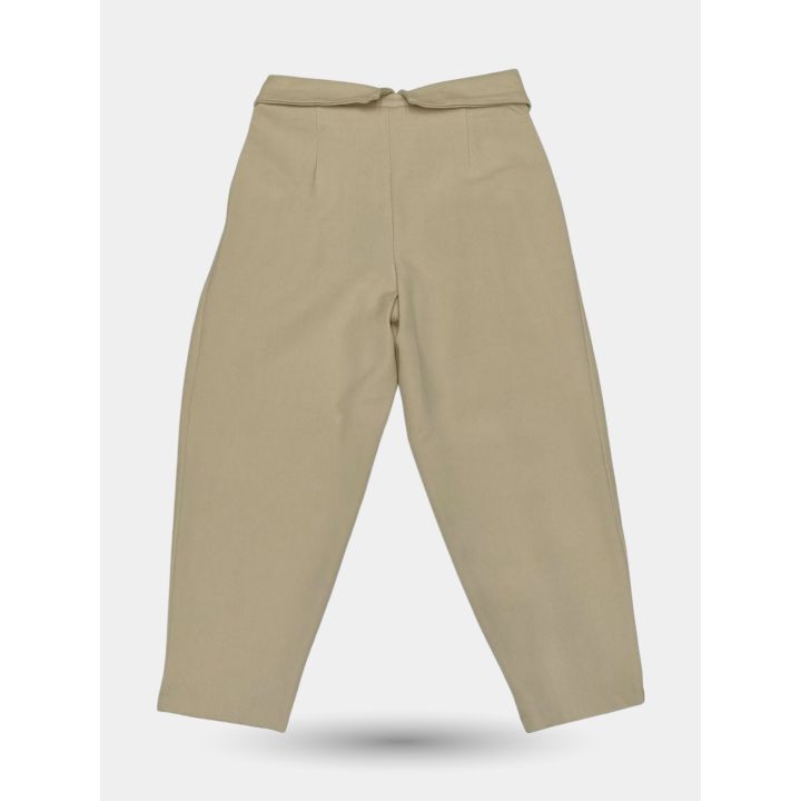 Retro dei pantaloni color vaniglia a gamba affusolata