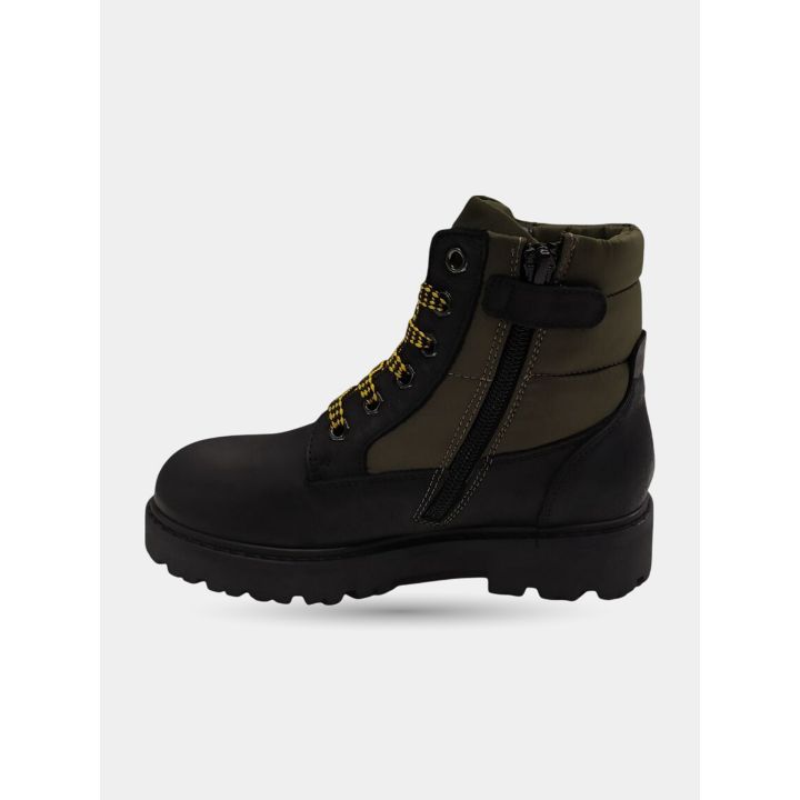 Stivaletto Bikkembergs nero visto dal lato interno con la zip