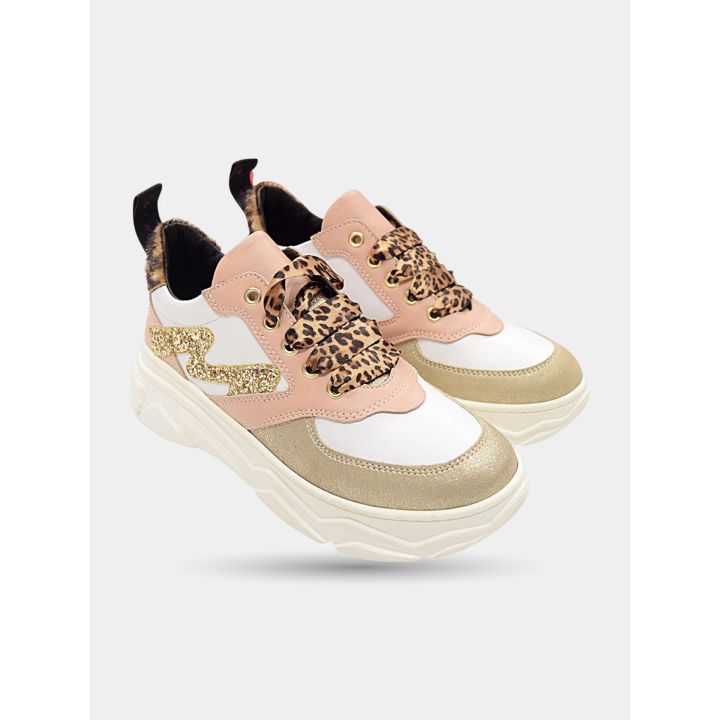 Sneakers Manila Grace con lacci leopardati, vista di tre quarti
