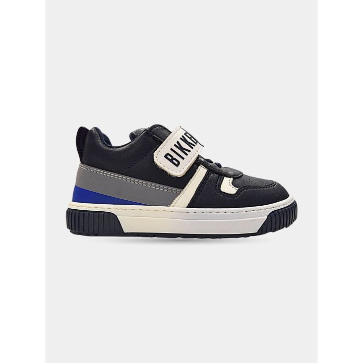 Sneaker Bikkembergs blu con strappo e scritta bianca, vista laterale