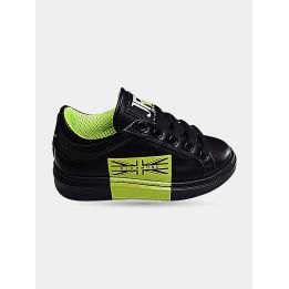 Sneakers John Richmond nere con patch verde fluo, vista laterale