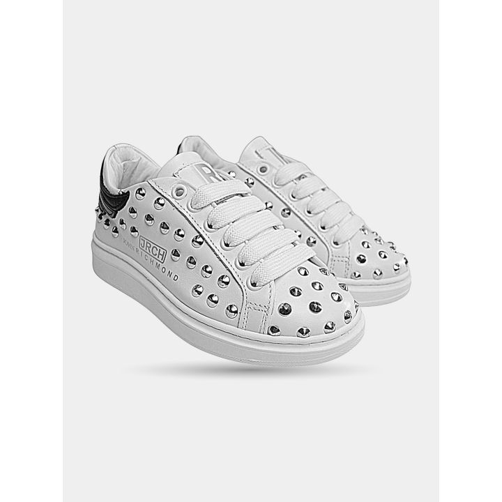 Sneakers bianche con borchie John Richmond viste di tre quarti