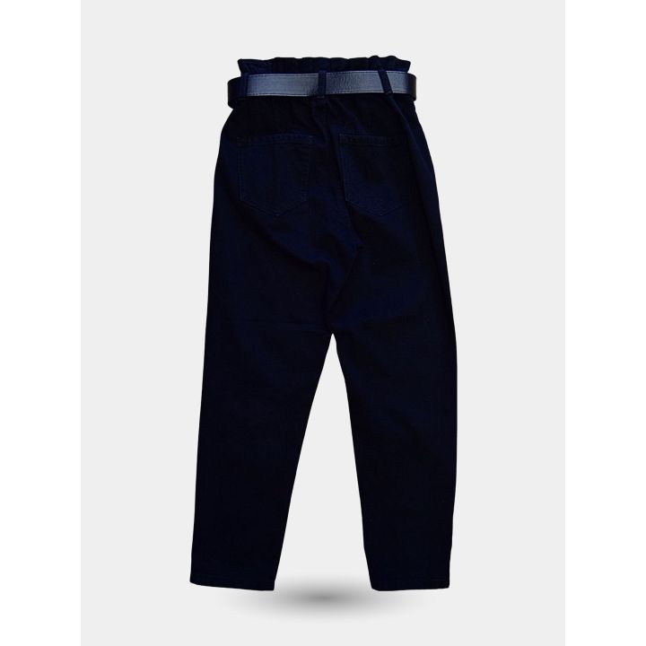 Retro dei pantaloni neri a vita arricciata con cintura
