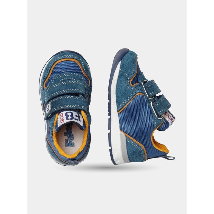 Sneakers Falcotto blu viste dall'alto e di lato con etichetta F8 Sport